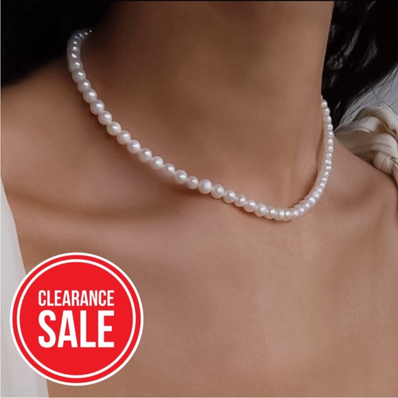 Jewelry - 🔴𝟭𝟬/$𝟮𝟱🔴NEW White Pearl Beaded Necklace